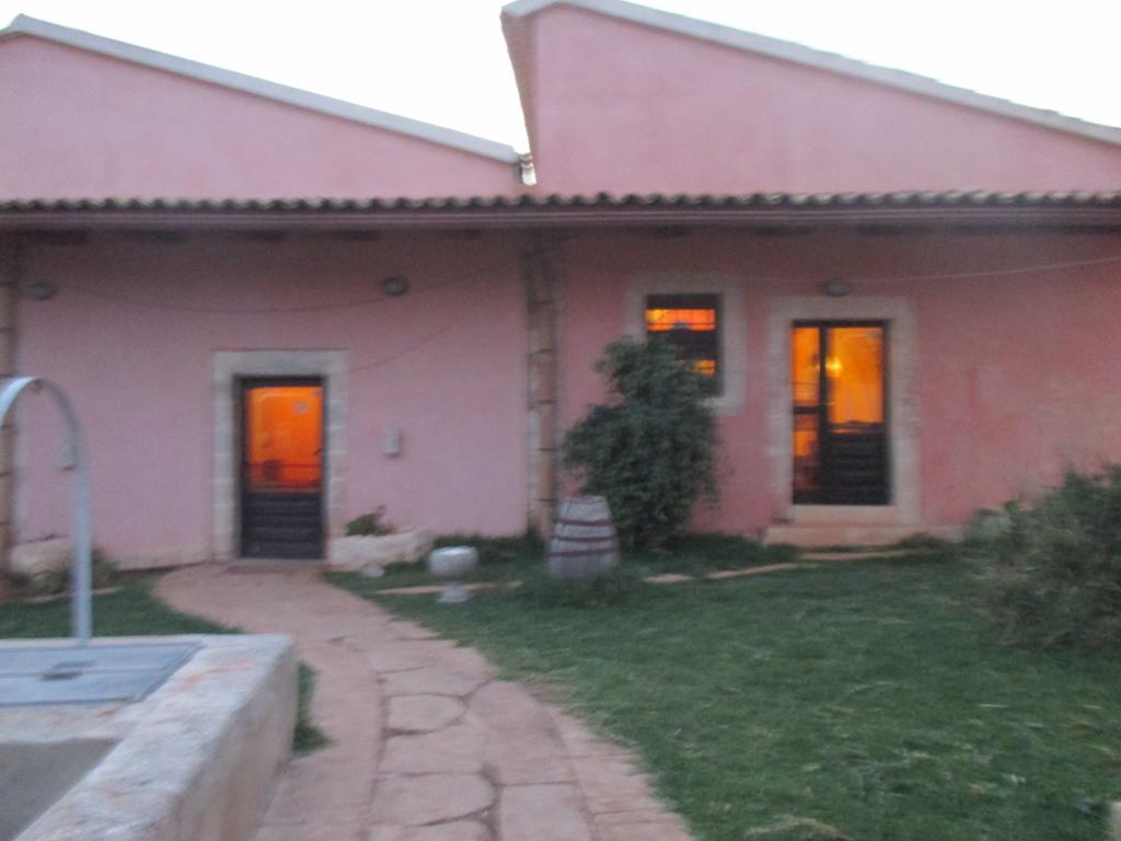 Le Mangiatoie Del Re Giordano Vila Avola Exterior foto