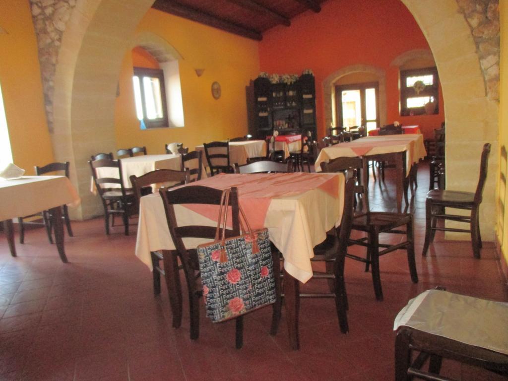 Le Mangiatoie Del Re Giordano Vila Avola Exterior foto