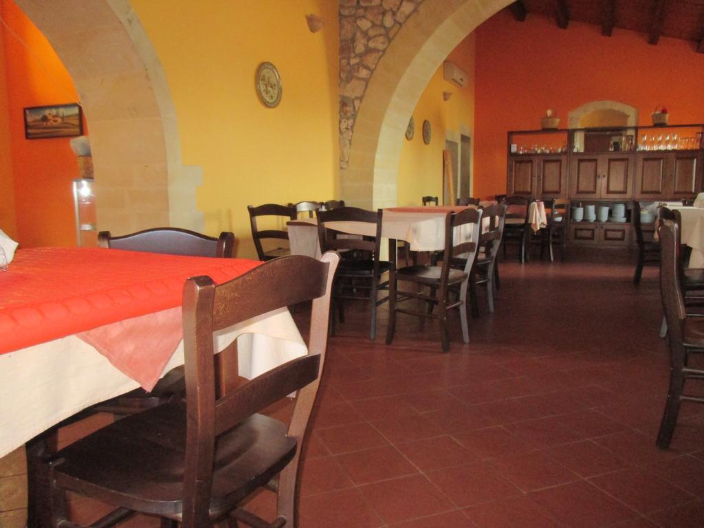 Le Mangiatoie Del Re Giordano Vila Avola Exterior foto